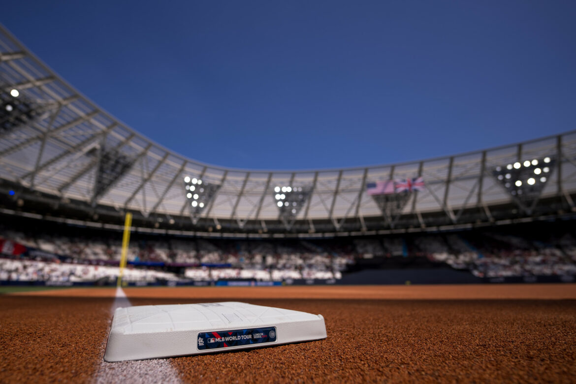 Incredible Time-Lapse Video Shows London Soccer Pitch Converted for Baseball