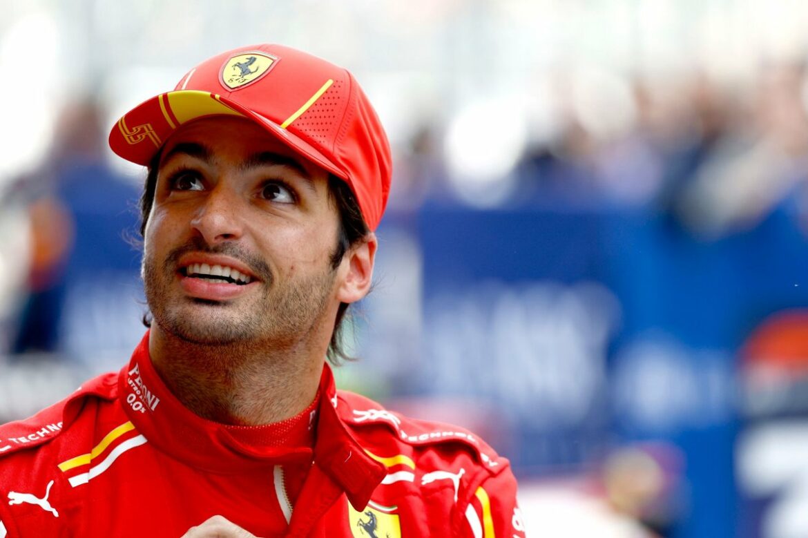 Sainz laughs off rumours his 2025 F1 contract is signed