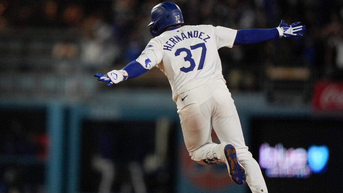 Hernandez singles in go-ahead run in ninth, lifting Dodgers over Diamondbacks