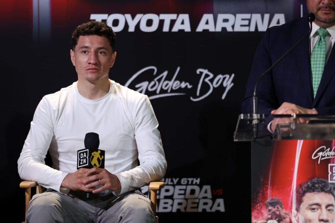 Photos: William Zepeda vs Giovanni Cabrera first press conference face-off