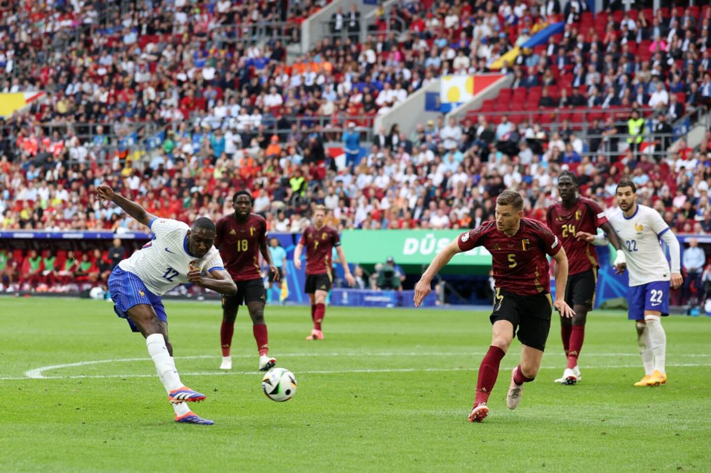 A cruel deflection off Vertonghen's knee