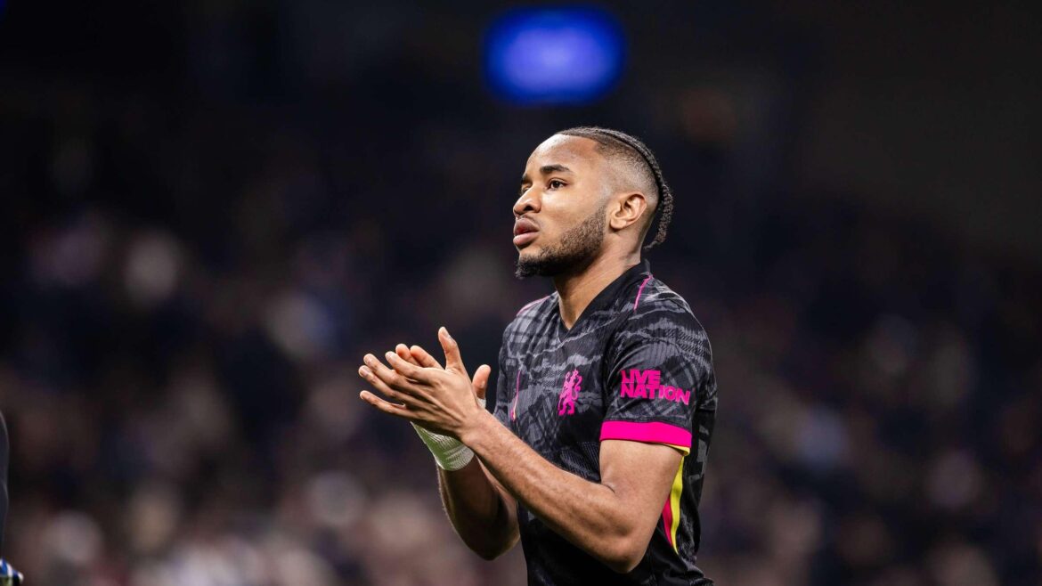 Christopher Nkunku agrees personal terms with Bayern Munich as negotiations with Chelsea continue – Yahoo Sports