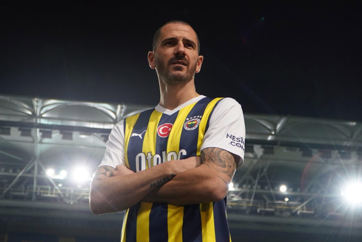 Man Utd working to sign Fenerbahce defender who Mourinho likened to Varane – MSN