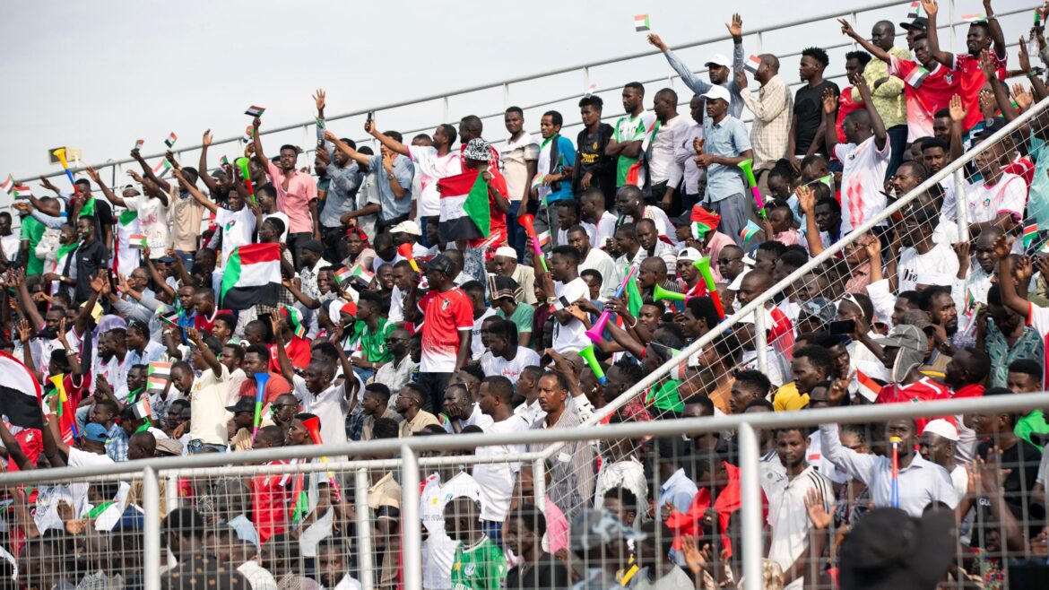 Sudan football fans gather outside stadium despite ban – The New Arab