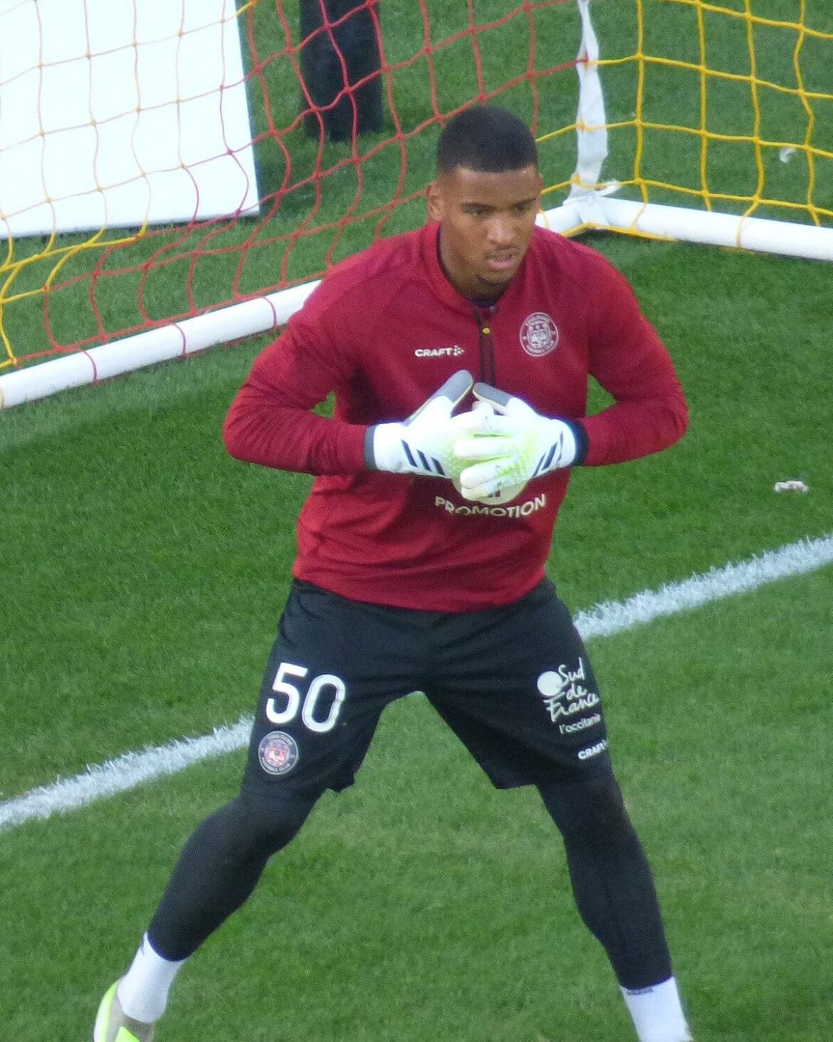 Finally: French reserve keeper Mandanda gets a game – Reuters