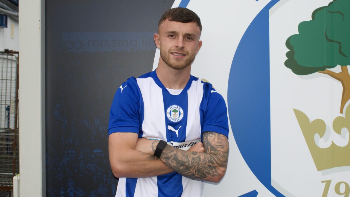 Dale Taylor joins Blackpool – Nottingham Forest FC