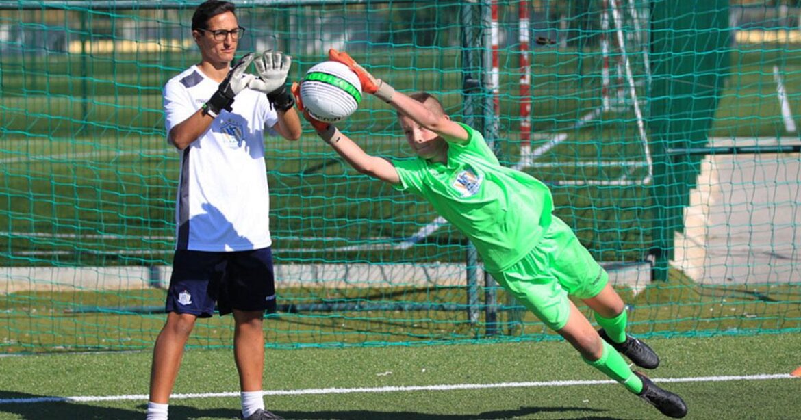 Academy goalkeeper Terry reaches 100 senior games – West Ham United