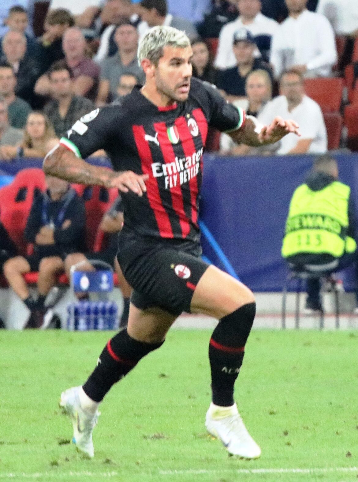 Theo Hernandez wants Atletico Madrid but Milan look for better offer – Yahoo Sports