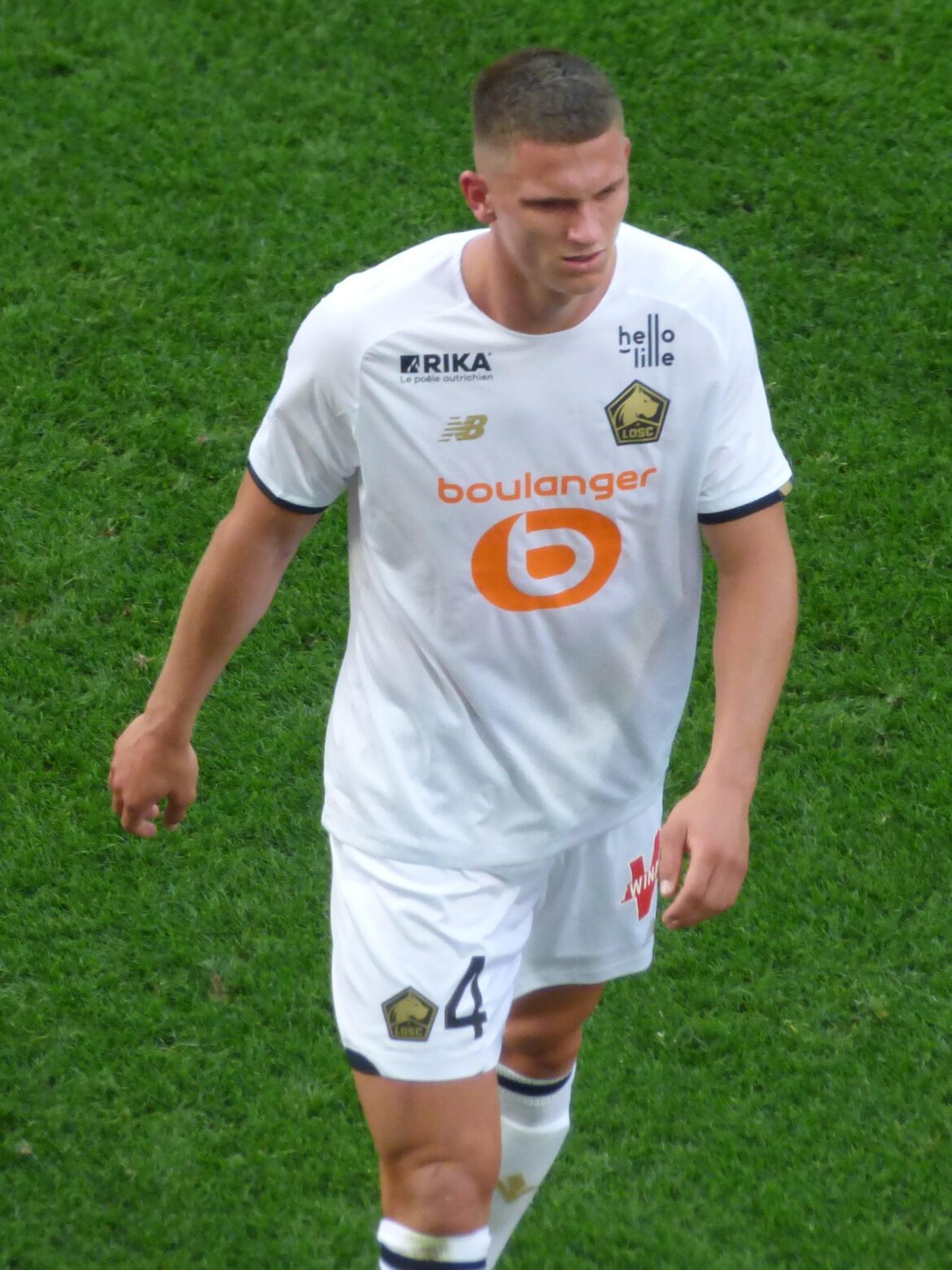 Newcastle sweating over Sven Botman’s contract situation – OneFootball